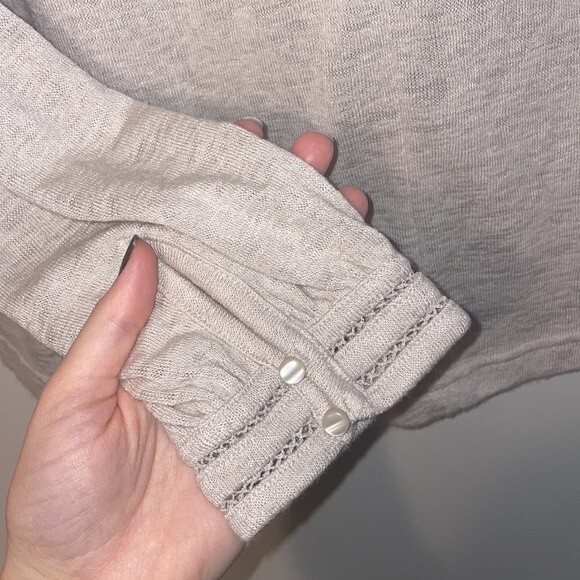 Old Navy Long Sleeve Trim Cuff Neutral Sweater XS - Picture 3 of 8